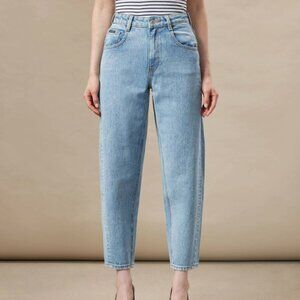 Frank and Oak Linda Balloon Jeans Barrel Tapered Leg High Waist Ankle Light Wash